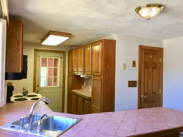 Tewksbury, MA 01876,35 Pringle St