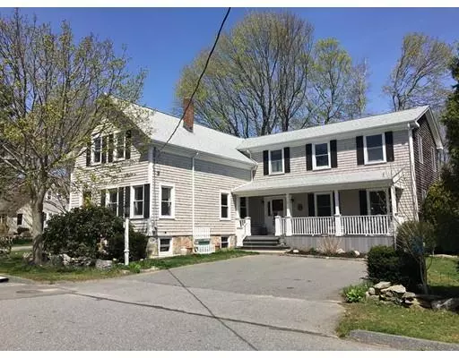 19 Temple Pl, Fairhaven, MA 02719