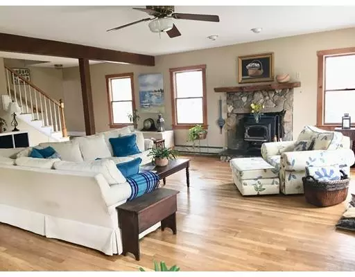 Fairhaven, MA 02719,19 Temple Pl