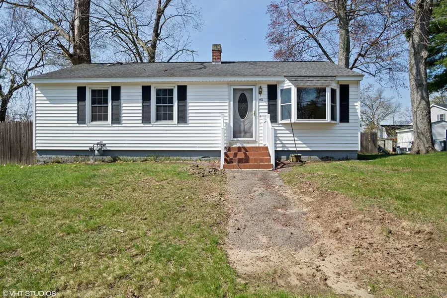 40 Springdale Rd, Dracut, MA 01826