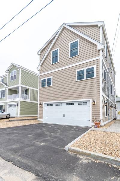 7 Thorwald Ave, Hampton, NH 03842