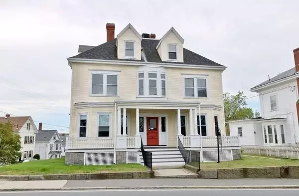 81 Prospect St, Gloucester, MA 01930