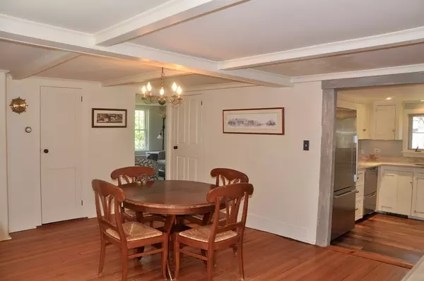 Duxbury, MA 02332,31 Cove St