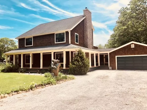 396 Lucy Little Rd, Dartmouth, MA 02747