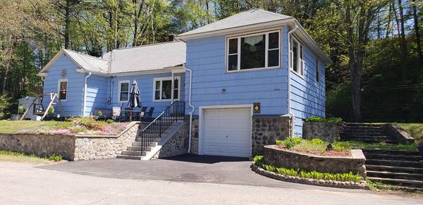 25 Bellevue Drive East, Athol, MA 01331