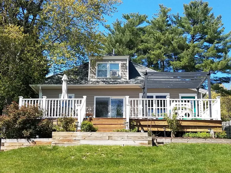 312 S Quinsigamond Ave, Shrewsbury, MA 01545