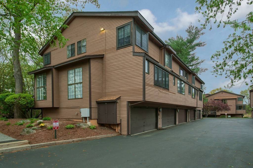 Chelmsford, MA 01824,255 North Rd #85