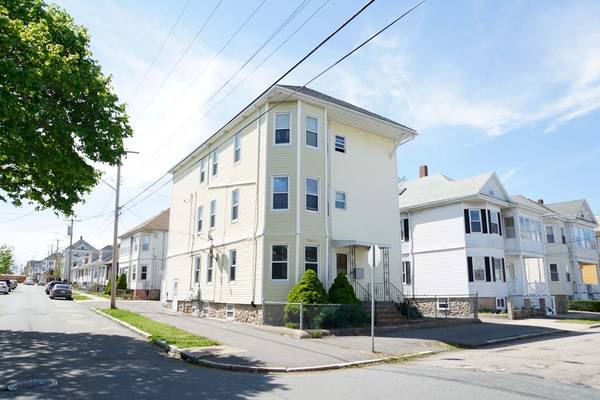 65 Arlington St, New Bedford, MA 02745