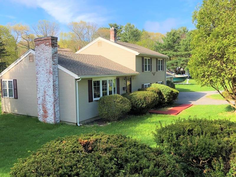 89 Old Standley St, Beverly, MA 01915