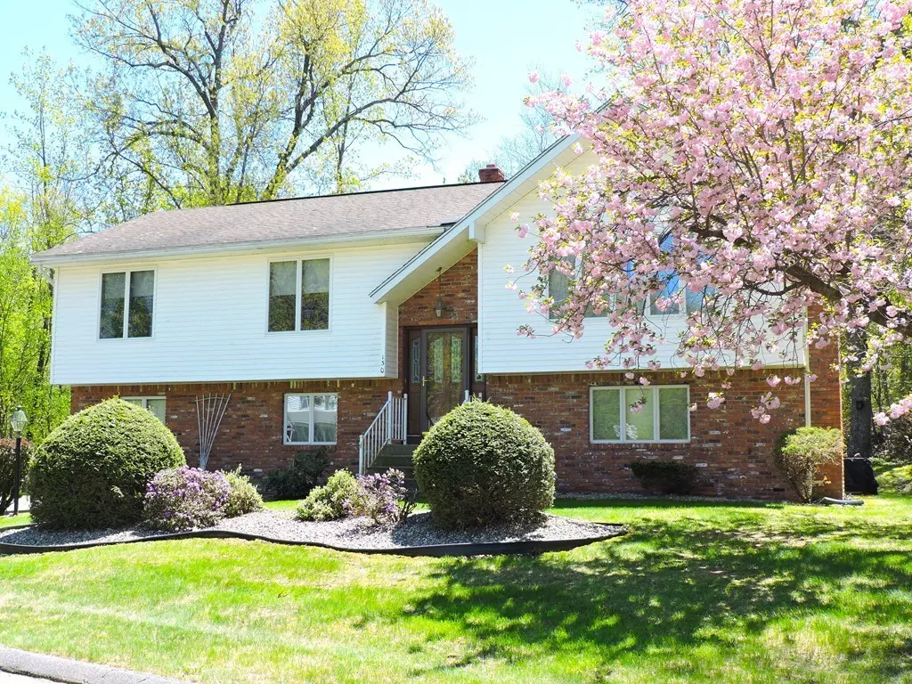 Ludlow, MA 01056,130 Salli Cir