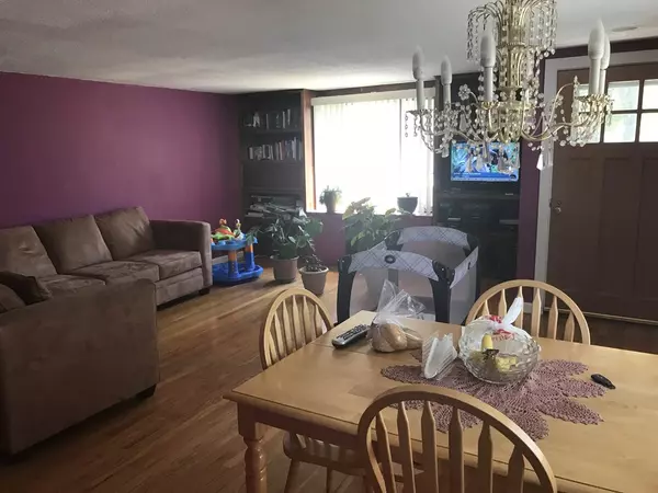 Ludlow, MA 01056,24 Pleasantview Street