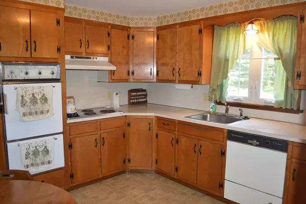 Fall River, MA 02724,220 Ash St