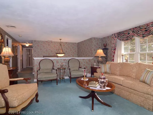 Milford, MA 01757,17 Robin Road