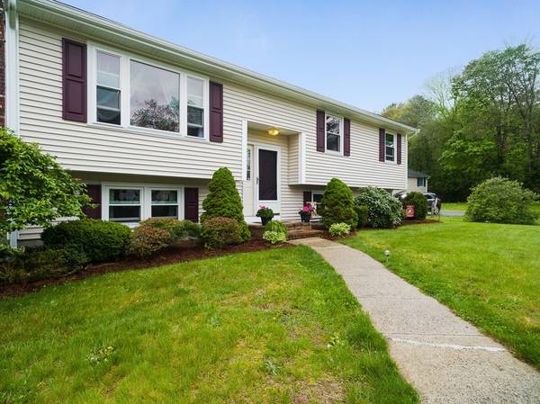 28 Sunset Ave, West Bridgewater, MA 02379