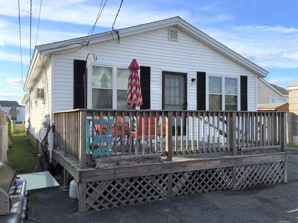 Hampton, NH 03842,22 Jones Ave