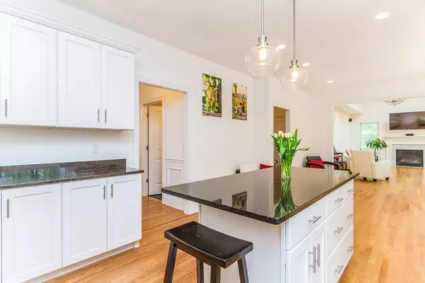 Groton, MA 01450,24 Chamberlains Mill Ln