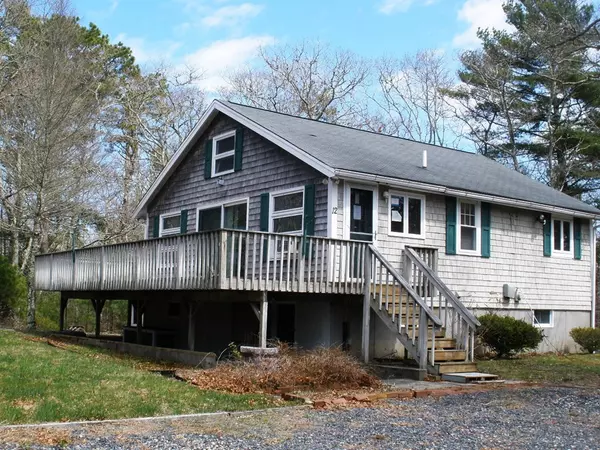 12 Hudson St, Plymouth, MA 02360