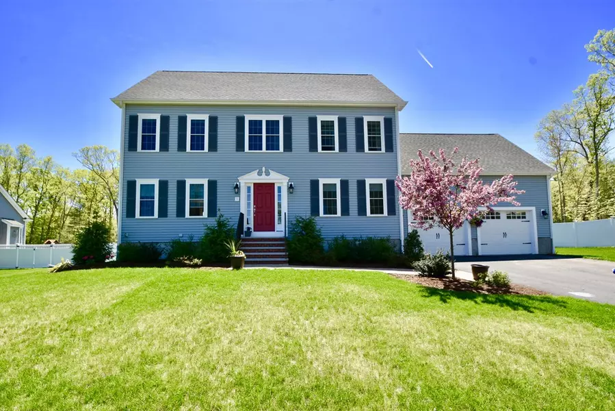 9 Pearl St, Millis, MA 02054