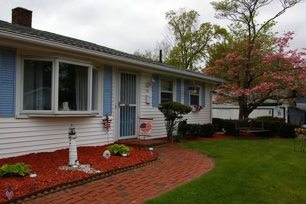 101 Tina Ave, Brockton, MA 02302