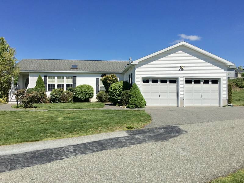 206 Amber Rd, Middleboro, MA 02346