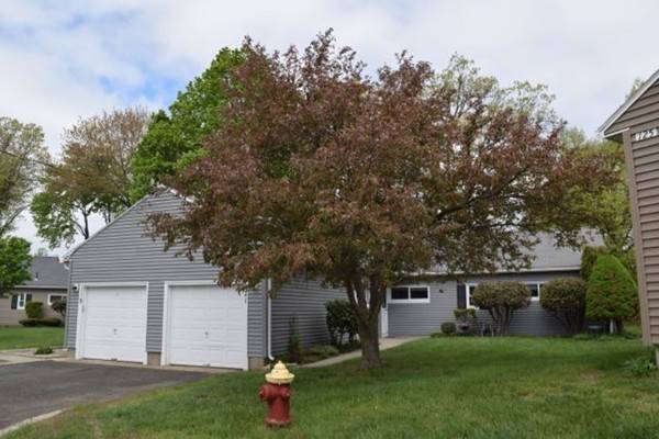 121 Horseshoe Drive #121, Chicopee, MA 01022