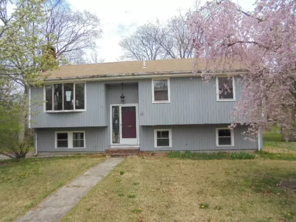 13 Wright St, Rockland, MA 02370