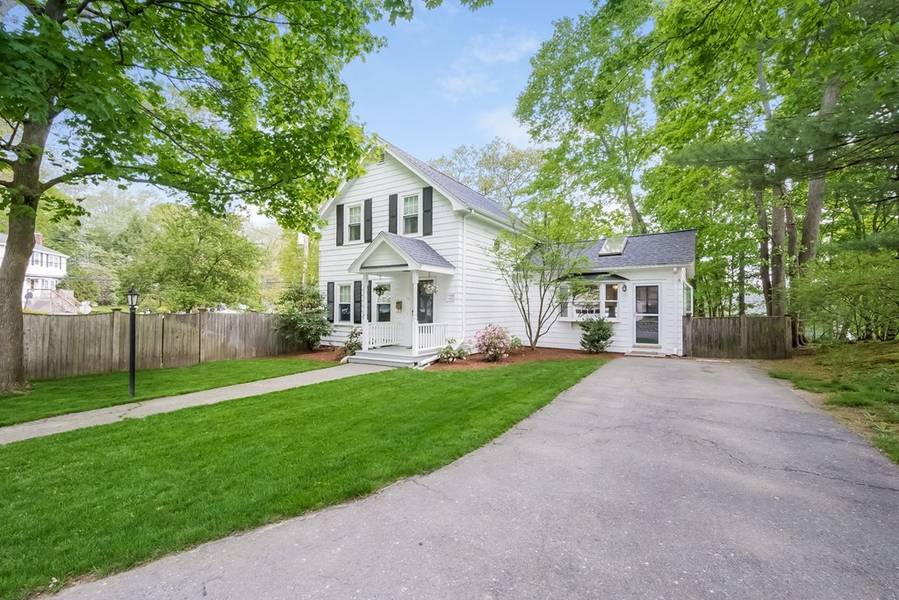 59 Winthrop St, Dedham, MA 02026