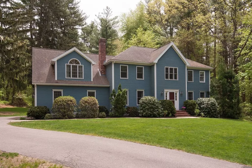 Medfield, MA 02052,182 South Street