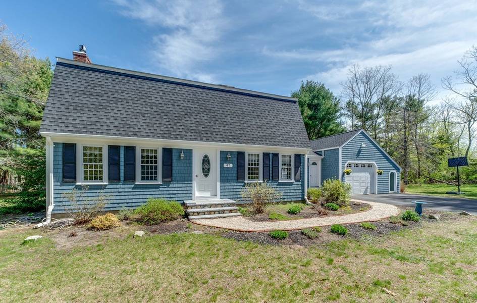 47 Summer St, Duxbury, MA 02332