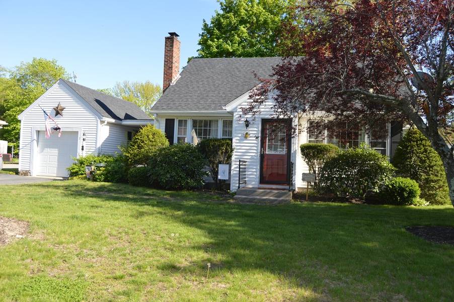 7 Susan Parkway, Uxbridge, MA 01569