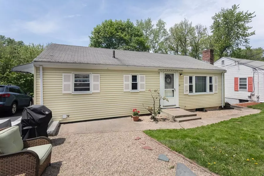 35 Bright St, Waltham, MA 02453