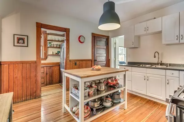 Cambridge, MA 02138,427-429 Huron Avenue #1