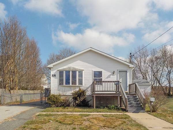 302 Orswell St, Fall River, MA 02724