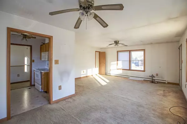 Fall River, MA 02724,302 Orswell St