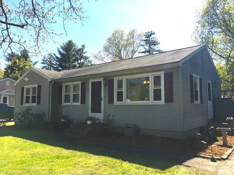 17 Kenneth Road, Easthampton, MA 01027