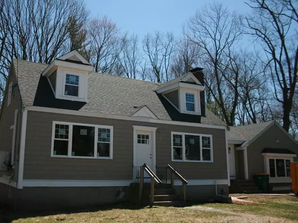 19 Crestwood Circle, Norwood, MA 02062