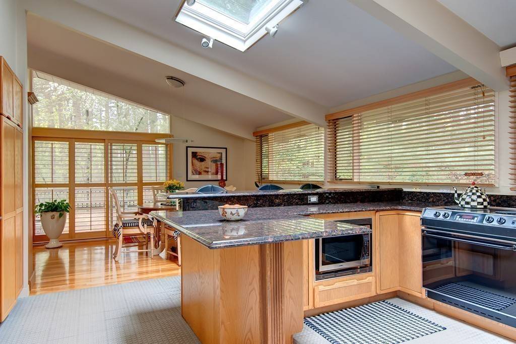 Weston, MA 02493,39 Walnut Road