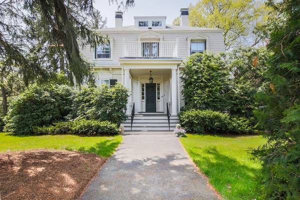 19 Crescent Ave, Newton, MA 02459