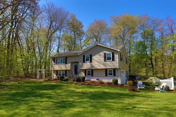 53 Rolling Ridge Ln, Methuen, MA 01844