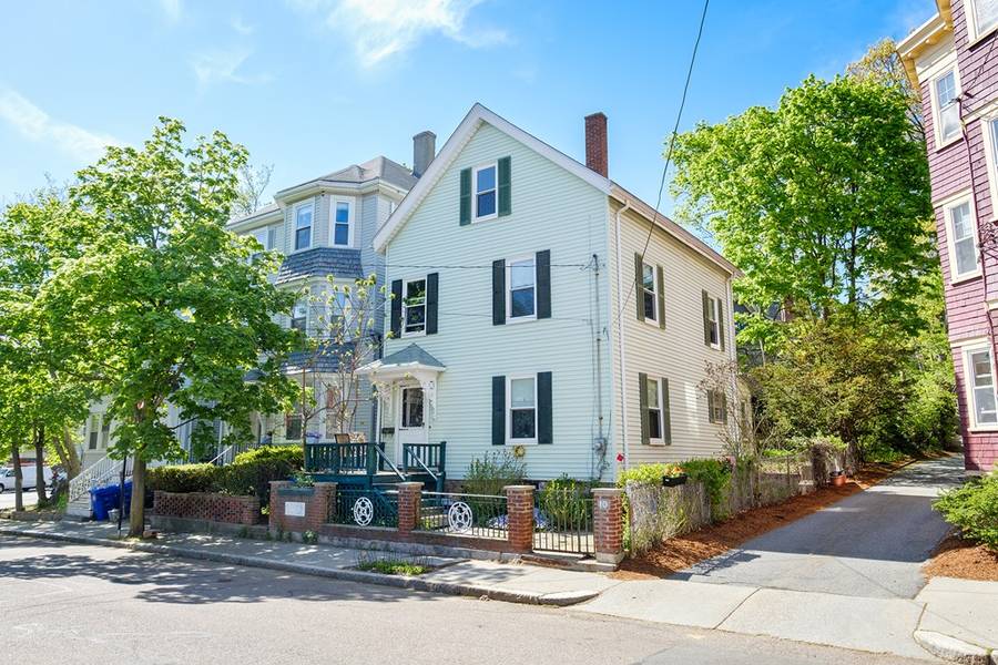 10 Rice Street, Brookline, MA 02445