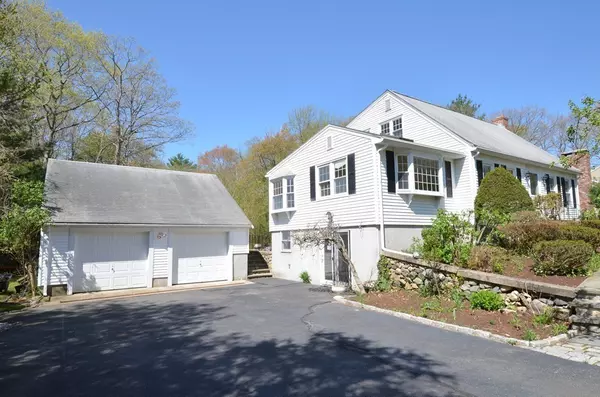 Medfield, MA 02052,26 Hatters Hill Rd