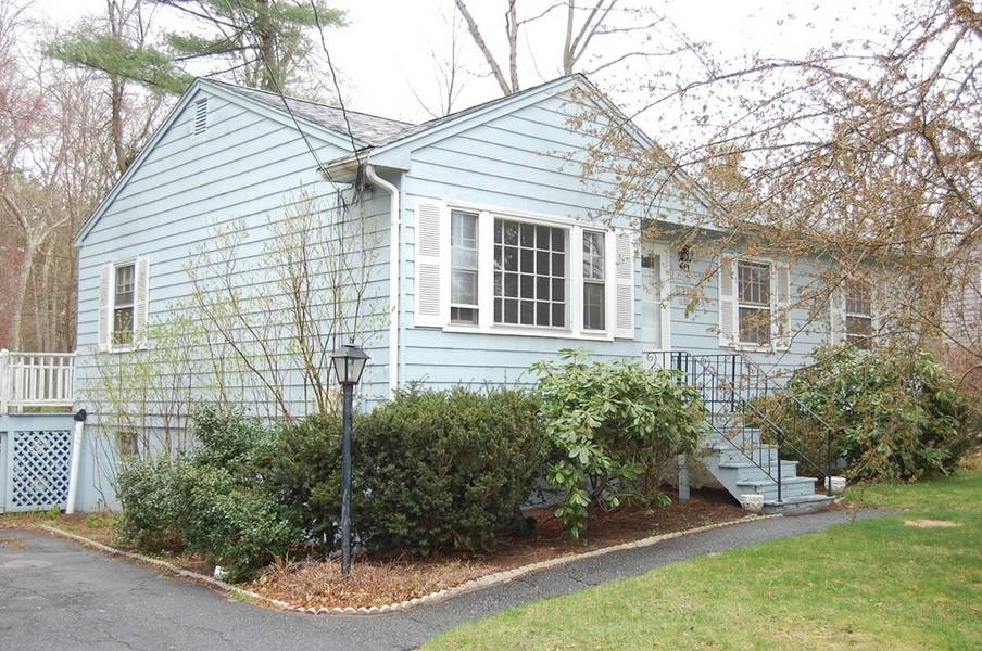 192 Jerrold St, Holliston, MA 01746