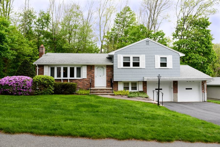 8 Gaines Rd, Sharon, MA 02067