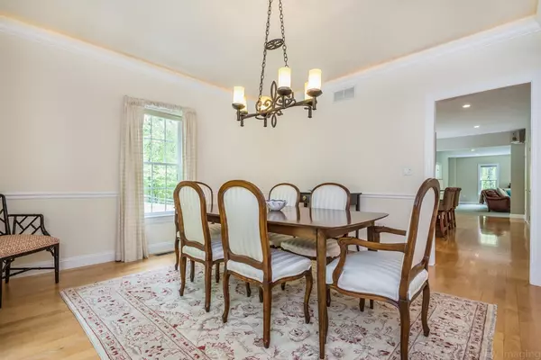 Bolton, MA 01740,288 Long Hill Road