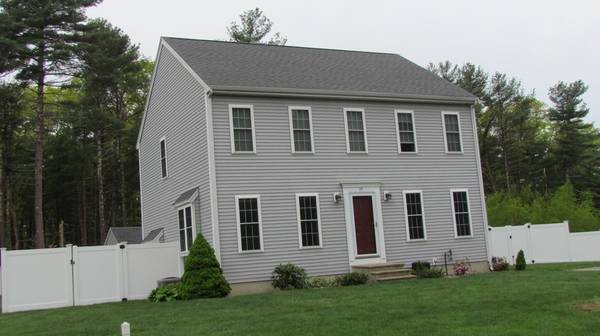 19 Wildflower Lane, Middleboro, MA 02346