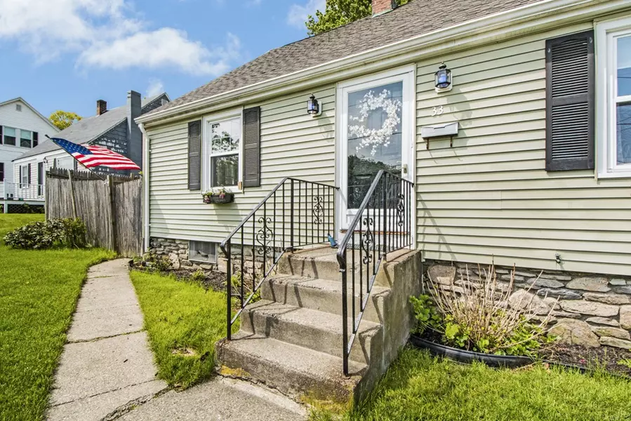 33 Bauer St, Worcester, MA 01603