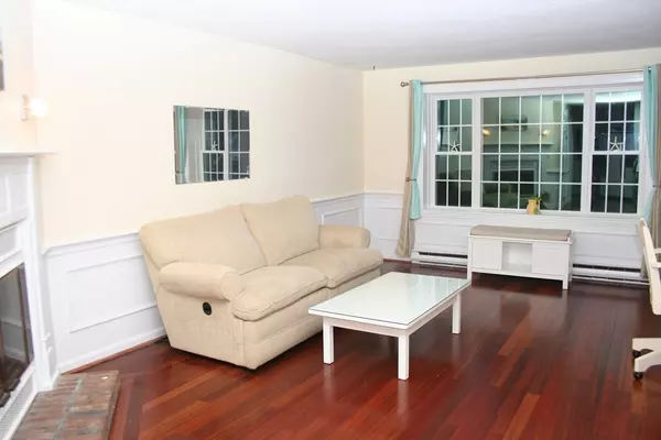 Yarmouth, MA 02673,248 Camp St #C2