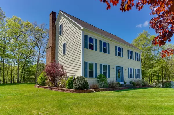 10 Mill Pond Drive, Wrentham, MA 02093