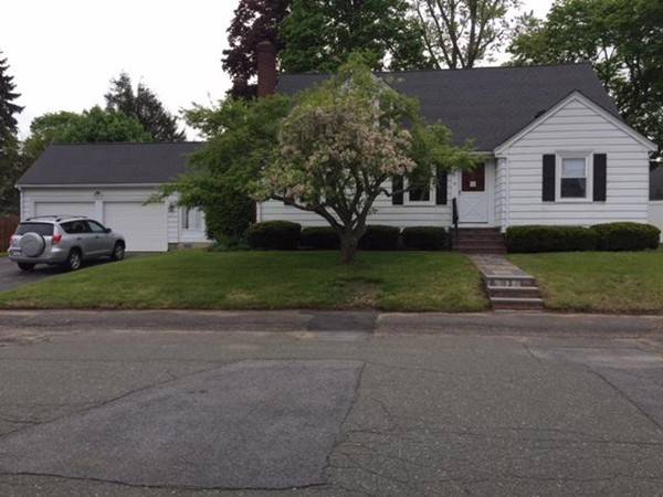 4 Roy Ave, Beverly, MA 01915