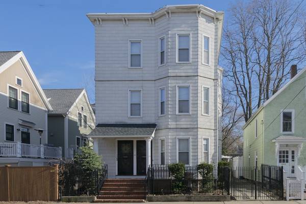 170-172 Pleasant St, Cambridge, MA 02139